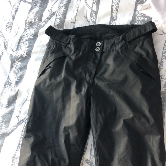 Lightly worn, women’s M black snow pants. - Picture 4 of 4